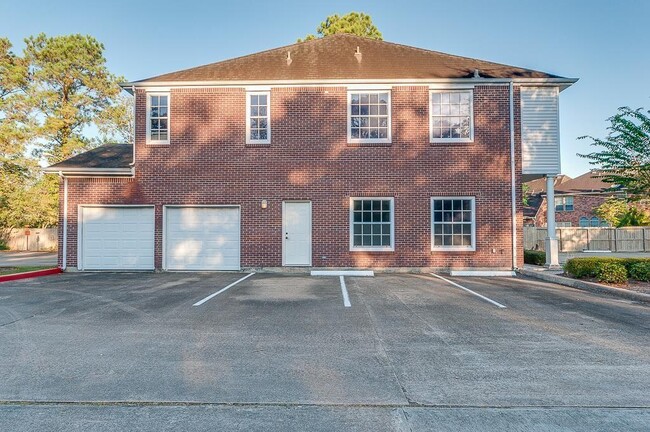 Building Photo - 1414 S Friendswood Dr