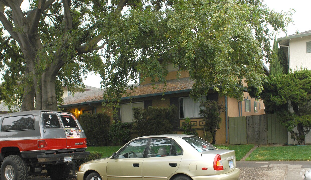 Foto del edificio - 1581 Mendenhall Dr