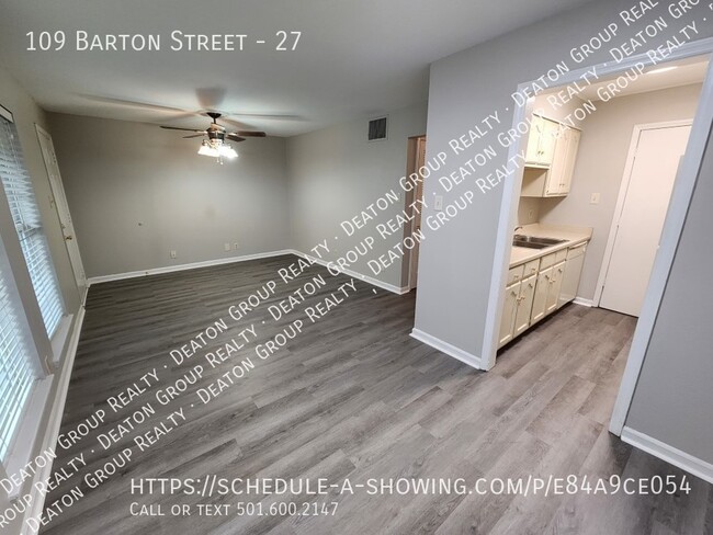 Foto del edificio - Welcome Home to 109 Barton #27 in Little R...