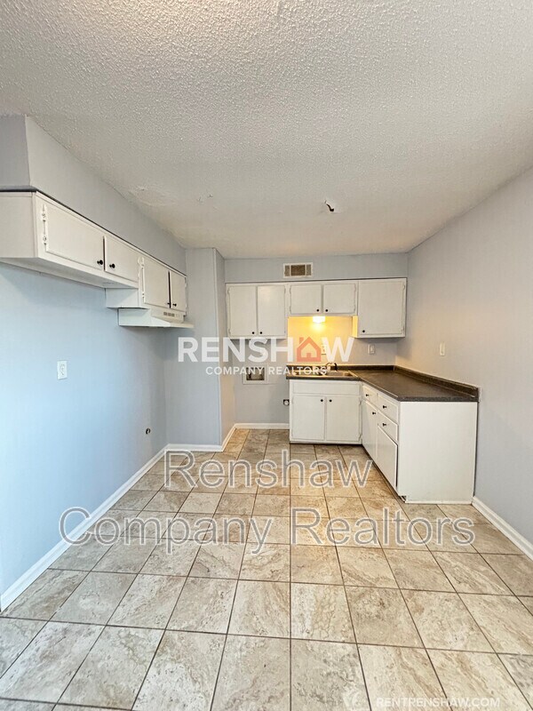 Building Photo - 4464 Sunvalley Dr