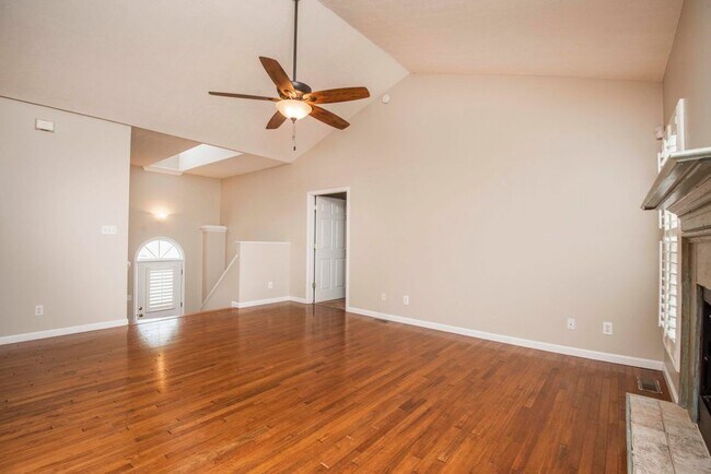 Foto del edificio - 6635 Creekhead Dr
