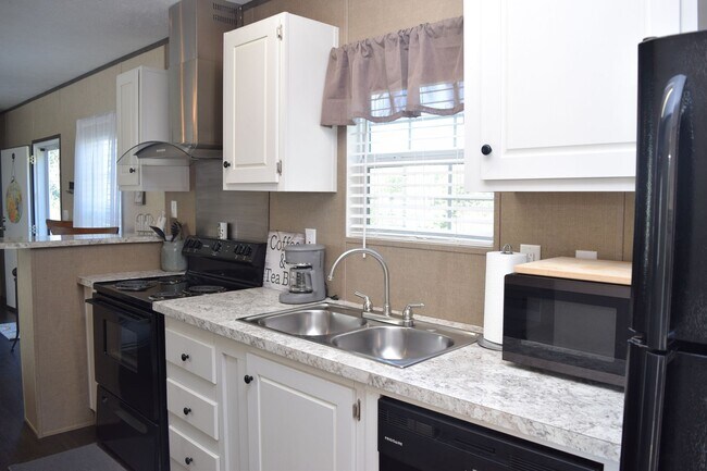 Foto del edificio - Charming 2BR/1BA Furnished Home in Taylors...