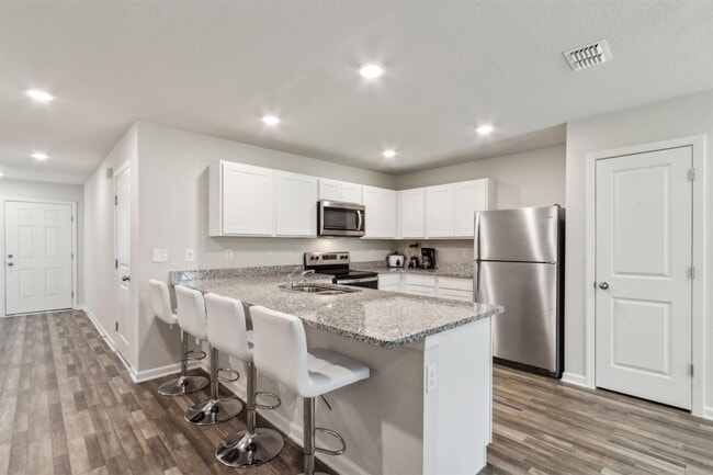 Building Photo - 45356 Red Brick Dr