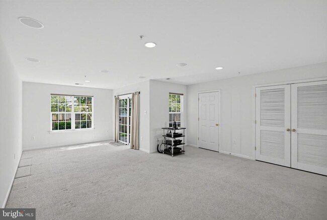 Building Photo - 1011 Railbed Dr