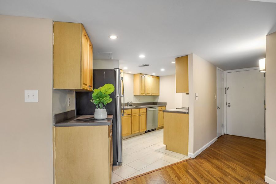 Primary Photo - 2440 16th St NW
