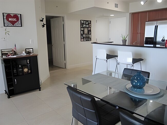 Foto del edificio - 3232 Coral Way