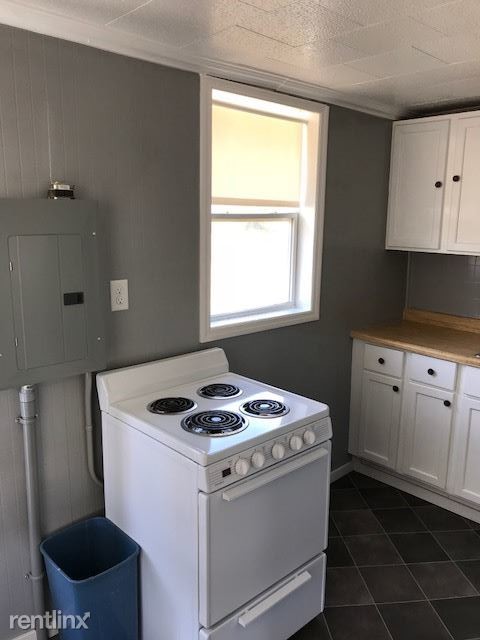 Building Photo - 2 br, 1 bath House - 3631 Paulsen Rd..