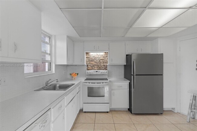 Foto del edificio - 1301 NE Miami Gardens Dr