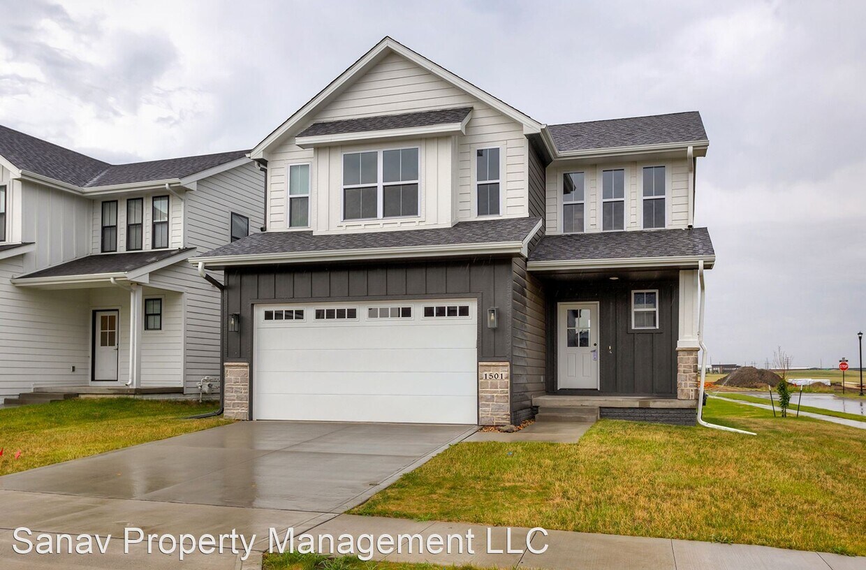 4 br, 3 bath House 1501 NE Savana Drive House Rental in Grimes, IA