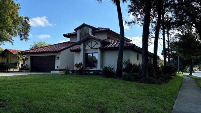 Building Photo - 8215 Saragoza Ct