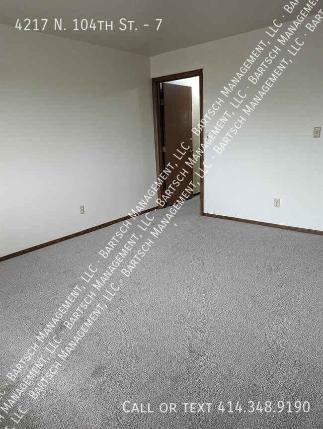 Building Photo - 4217 N 104th St