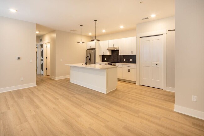 Building Photo - 3066 Fayette Ave SW