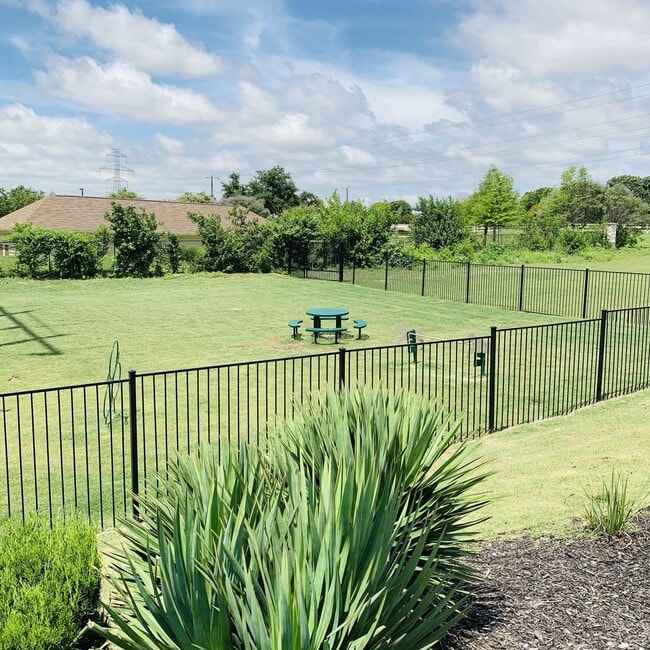 Station at Cottonwood Creek Apartments in Waco, TX