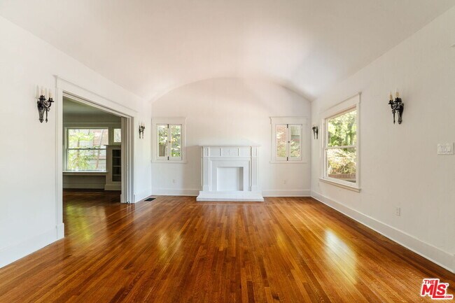 Foto del edificio - 2170 W 24th St