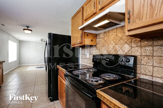 Foto del edificio - 8925 Lighthorse Dr