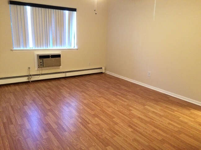 Building Photo - 812 Cricket Ln