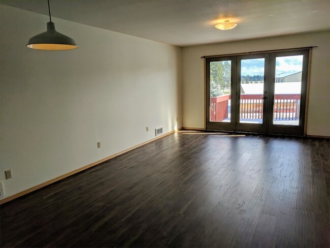 Foto del edificio - 4970 Whitefish Stage Rd