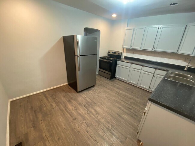 Kitchen 2 - 2613 Hoover Ave