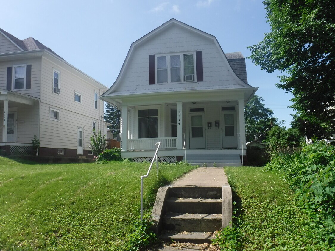 2714 Renick St Unit 2714 half, Saint Joseph, MO 64507 Apartments in