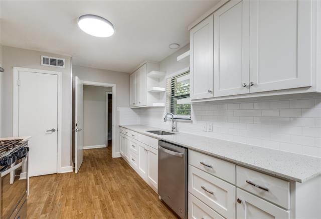 Foto del edificio - 5731 Berkshire Ln