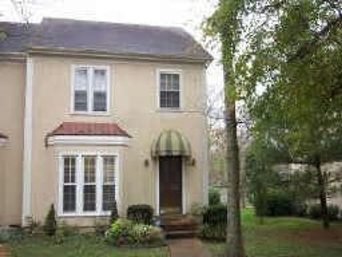 Foto principal - Spacious Townhouse in Woodlawn Area