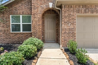 Building Photo - 2206 Hidden Meadow Ln
