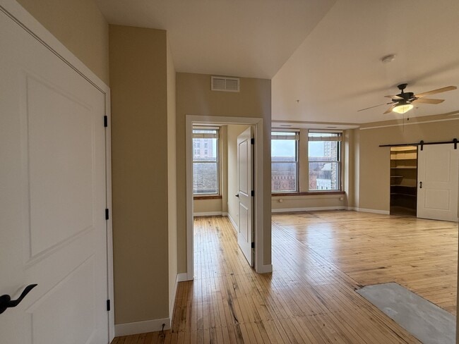 Interior Photo - Pioneer Endicott