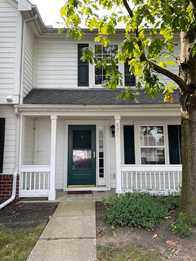 637 Lakeview Dr S Unit 637, Grove City, OH 43123 Condo for Rent in Grove City, OH