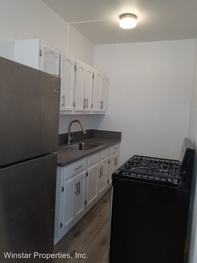 Building Photo - 1317 Fedora St