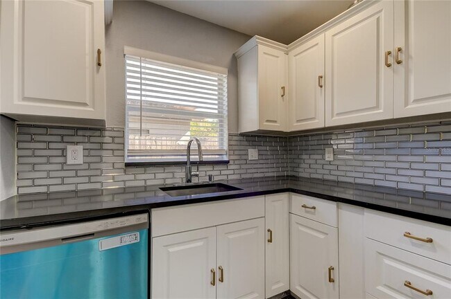 Foto del edificio - 7106 S Sparkman St