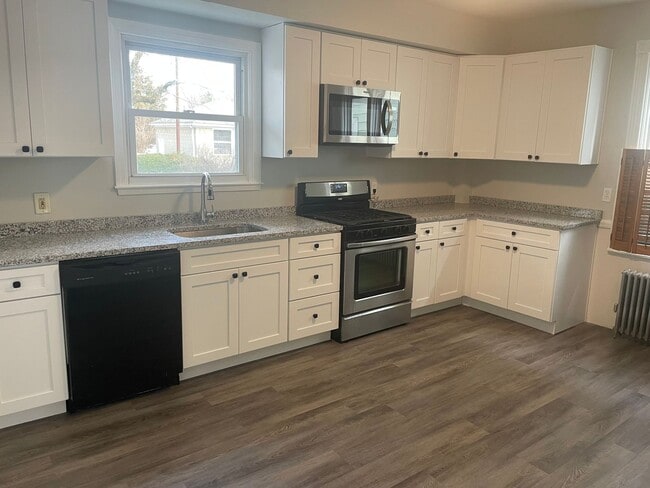 Photo - 387 Branch Ave Apartment