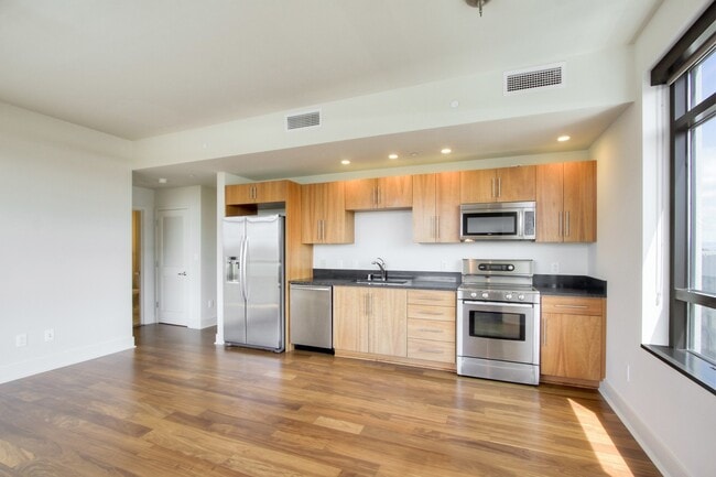 Building Photo - Gorgeous 2 Bedroom/2 Bathroom Condo for Rent at The 88