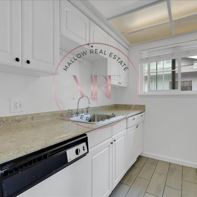Building Photo - 1188 Casita Dr