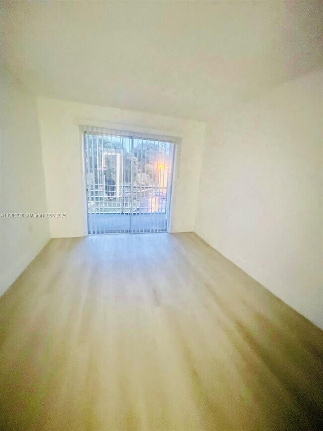 Foto del edificio - 4344 NW 9th Ave