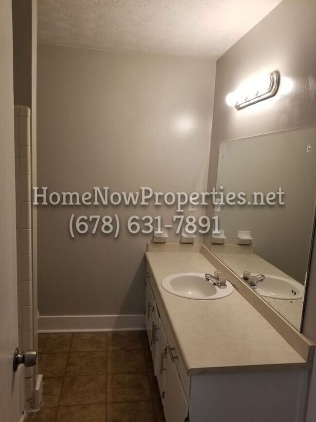 Foto del edificio - 2 Bed / 2.5 Bath Townhome Near Downtown La...