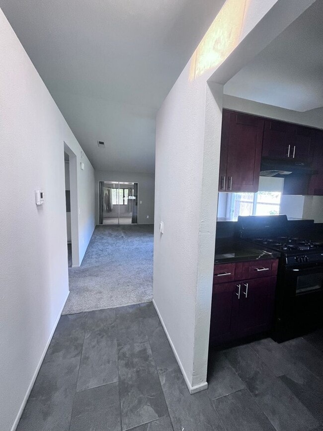 Building Photo - Colton Home in Cooley Ranch w/ Gardener Included