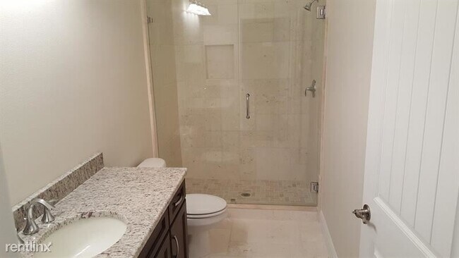 Building Photo - 4 br, 4.5 bath House - 2710 W Gray St UNIT