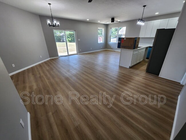 Foto del edificio - 1162 W Ewing St