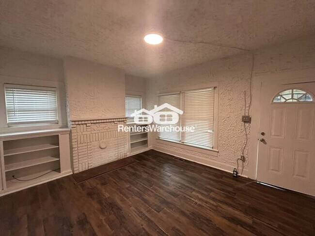 Building Photo - Move in ready, 4-bedroom, 1-bath single family home.