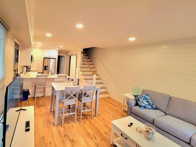 Building Photo - 2800 Gull Way
