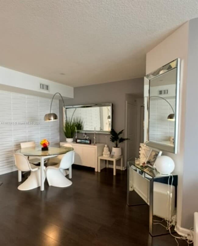Building Photo - 7900 Harbor Island Dr