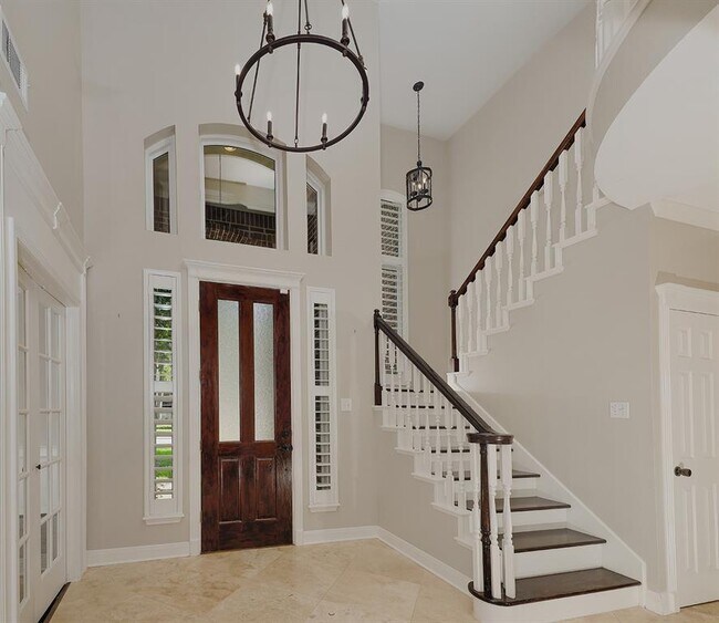 Building Photo - 2 Silverstrand Pl