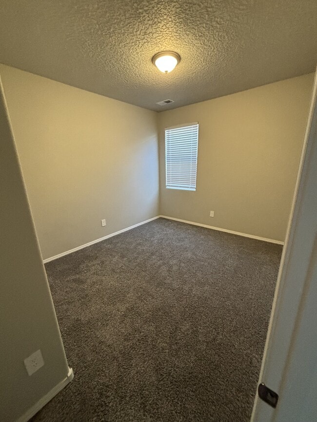 Building Photo - 598 Turmalina Dr SE
