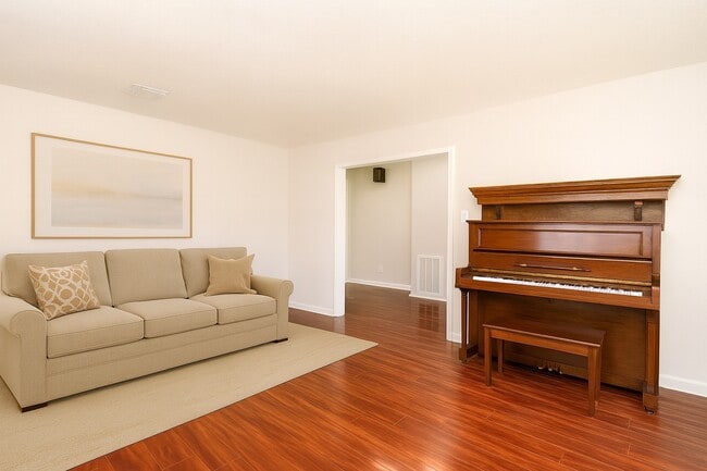 Foto del edificio - 8110 Dorrcrest Ln