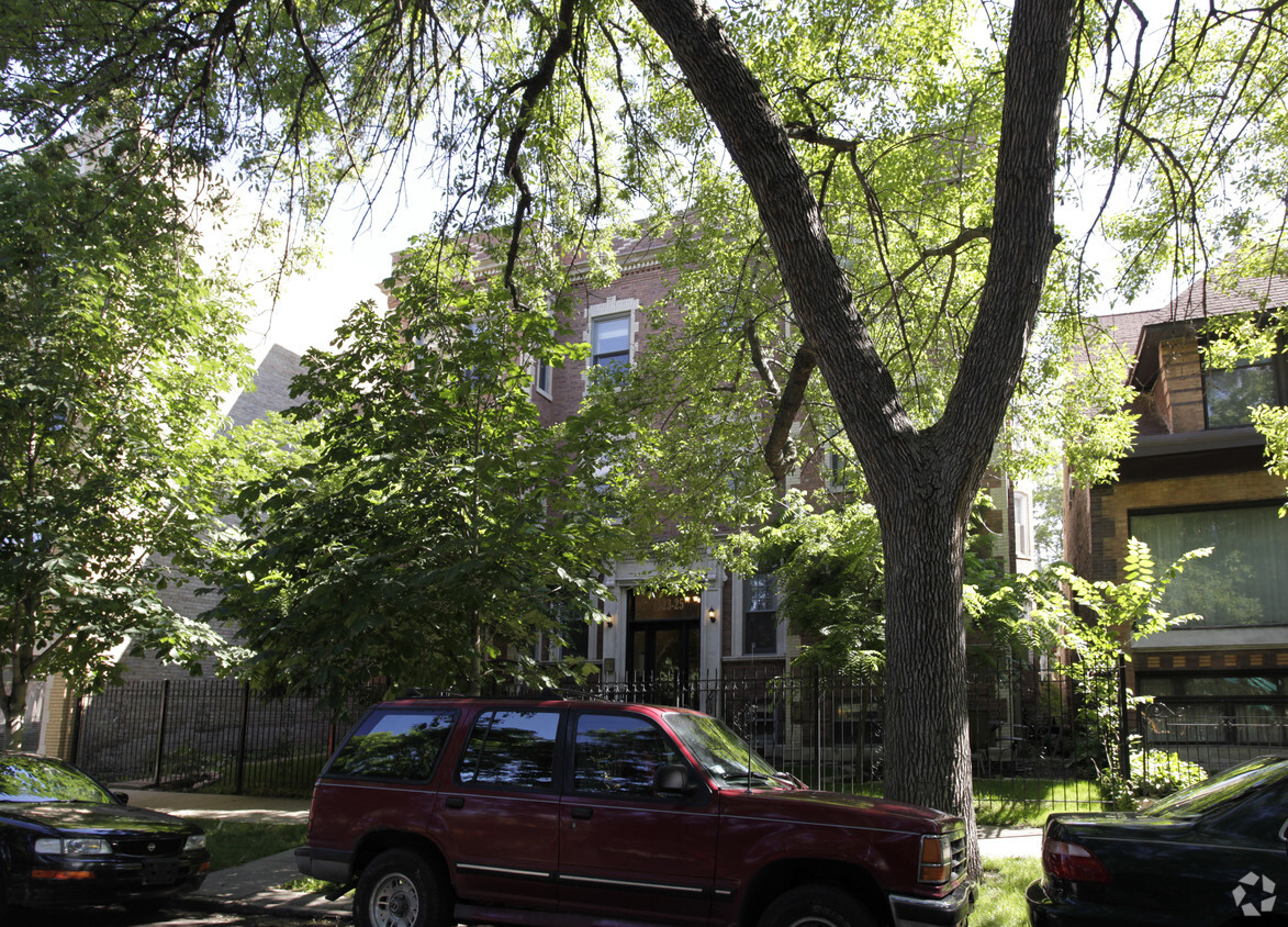 Foto del edificio - 1523-1525 N Wicker Park Ave