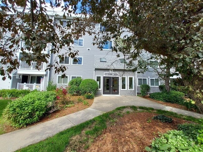 Building Photo - 255 North Rd