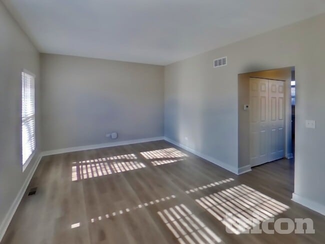 Building Photo - 7217 Sutherland Ct