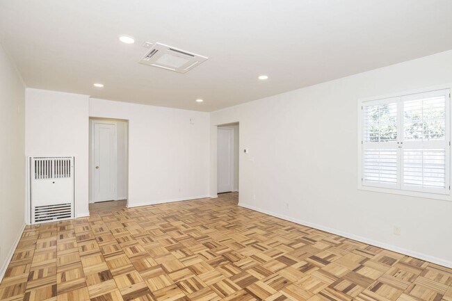 Foto del edificio - Lovingly Maintained 2 Bed, 1 Bath Home in ...