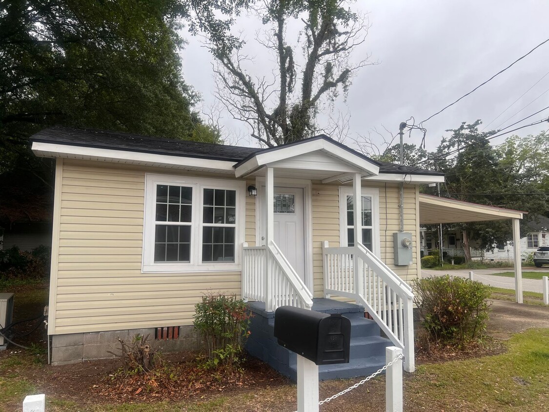Primary Photo - One Bedroom /One Bath House