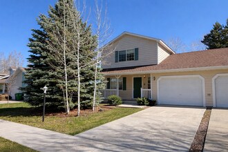 Building Photo - 312 Golden Valley Dr